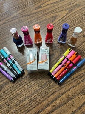 Sally Hansen Nail Polish & Salon Effects Nail Strips Set - Multi-Color